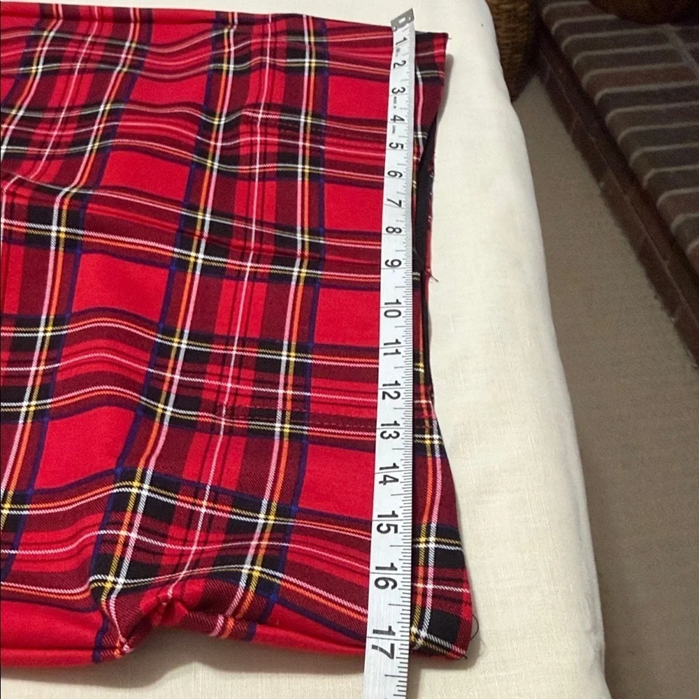 Nygard Luxe Slims Ankle Red & Black Plaid Pull On Pants Leggings, Size Large.